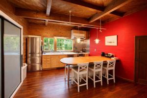 OceanWood Villa, Outdoor Jacuzzi, 12 min walk to Ohama Beach