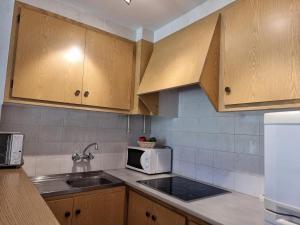 Apartamento a 400m de la playa con piscina comunitaria - HISP-236-113