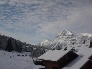 2 Pièces Cabine près des Pistes avec Parking Inclus - FR-1-572-352