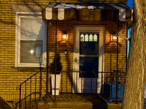 Cozy Cabin Vibe in the City