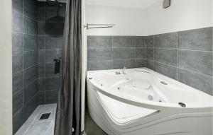 Nice Home In Ansager With Wifi