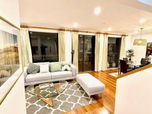 Villa located within Cypress Lakes Resort with Free Wine Tasting