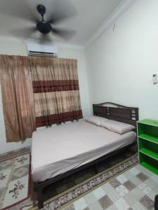 ADM Homestay - Ayuni