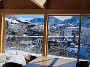 Private Japanese House Trolley & Silver Garden