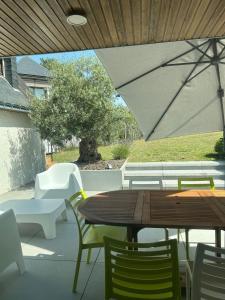 La Villa des Ajoncs, private beach access