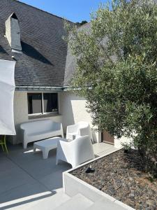 La Villa des Ajoncs, private beach access