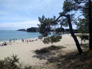 La Villa des Ajoncs, private beach access