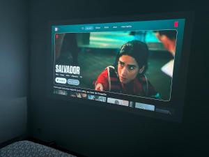 New apartment HD video projector Home theater