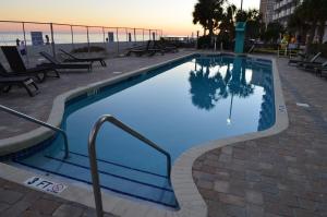 Oceans One 17th Floor Real One-Bedroom with Amazing Beachfront View