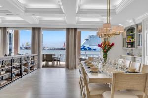 Million Dollar Views Private beach Heated pool Walk to Beach Harbourview Key VlLLAS