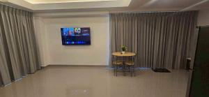 Big 1 Bedroom Condo close to "Everything" (J402)