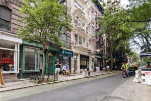 West Village 2br w in-unit wd nr shops NYC-1256