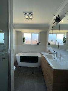 Spacious and Modern Home away from Home