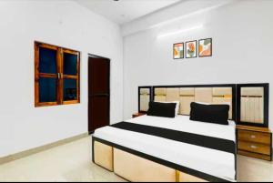 SPOT ON by OYO Hotel Aarya Inn