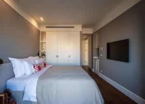 Hovagimyan Hotel and Suites