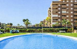 2 Bedroom Cozy Apartment In Oropesa Del Mar