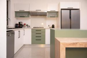 Waterlily Poolside Apartment Flic en Flac