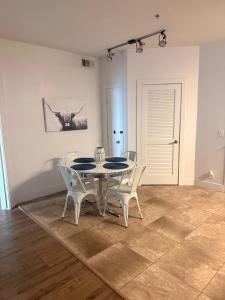 Villa Marina - AMAZING Modern, Spacious, Stylish 2 Master Suites in CENTRAL Marina Del Rey