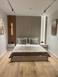 Manga Apartments - Apartment 102