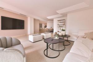 Spectacular Frontline beach Penthouse