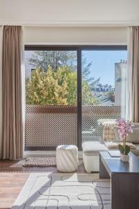 Avenue Foch 16th Elegant Studio