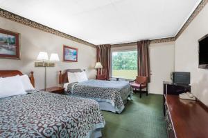 Double Room with Two Double Beds and Balcony - Non-Smoking room in Days Inn by Wyndham Tannersville