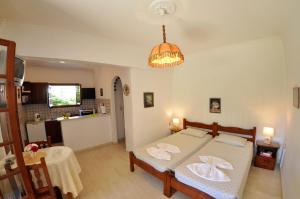 Alexandros Apartments & Studios