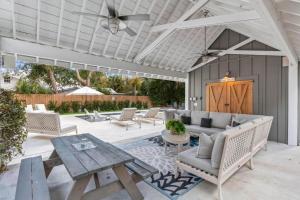 Tabbystone Cottage - 4323 Fourteenth Street