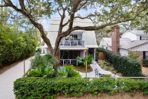 Tabbystone Cottage - 4323 Fourteenth Street