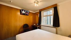 West Cromwell Hotel
