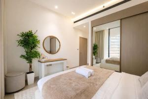 Binghatti Royale Luxe 1BR W Private Pool Parking