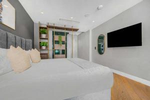 Sophisticated 2-Bed House with AC in Soho