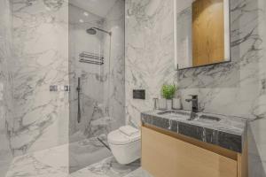 Sophisticated 2-Bed House with AC in Soho