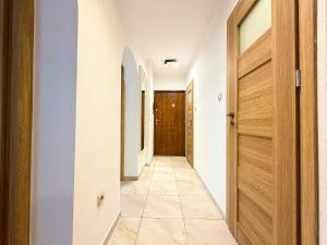 Rynek Wrocław Apartment for 8 People by BookingHost