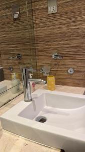 Limeharbour Ultra-Spacious City Living 2 Mins DLR