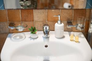 Cagliari Boutique Stay by Propertize img10