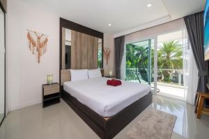 1 BR Balcony Pool and Garden View - Babylon Sky M206