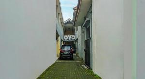 OYO Life 709 Menjangan Residence at Klayatan