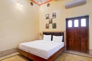 Palette by CheckIn Heritage Scindia Ghat