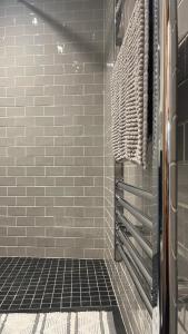 Stable Cottages 1&2 beside Canal & Surfing Beaches