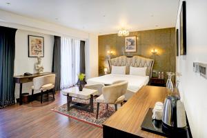 Palette by CheckIn Magarpatta City Formerly Emerald Guestimony