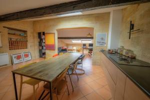 Marengo - T2 avec 1 Chambre 1 Salle de Bain et 1 Canapé Lit