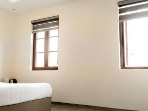 Rova Hotel - Ven Sunset Town