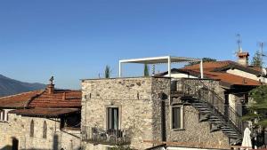 Skyline Lago Retreat