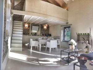 Skyline Lago Retreat