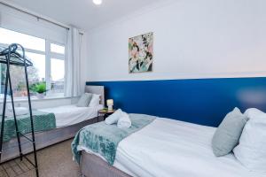 2 Bedroom Home Sleeps 4 Ideal for Long Stays and Business Trips
