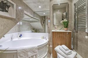 Gorgeous 4-bed House Near Museums & Hyde Park