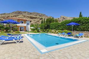 Villa Clive by Villa Plus