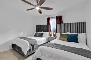 Waterfront House - Solar Heated Pool, Arcade Games
