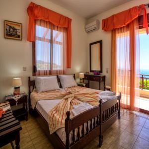 Triopetra Luxury Villas Fournou Lago up to 12 guests